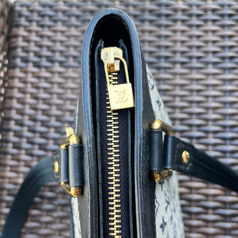 Louis Vuitton Lucille Navy Monogram Bag. Tote style with gold zipper. - Picture 6 of 9